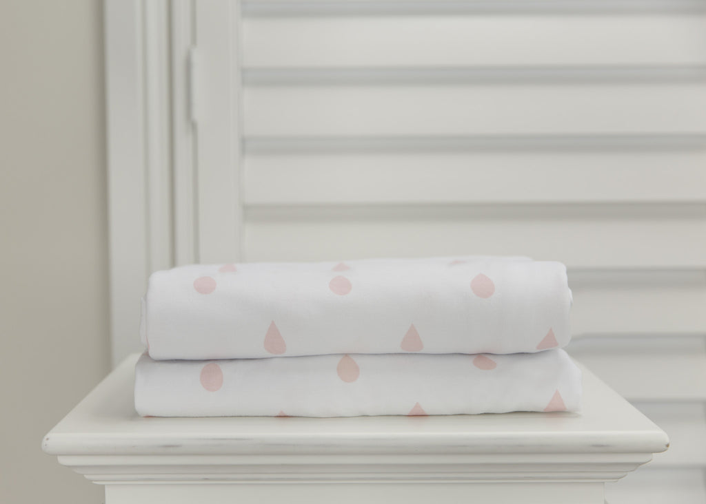 L'il Fraser 1 piece fitted cot sheet - Vintage pink raindrops